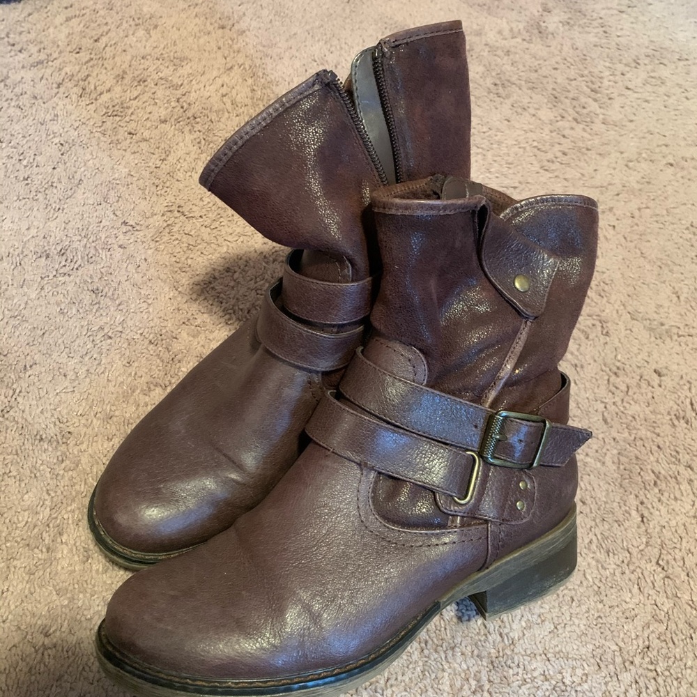 Boots - Picture 2 of 2